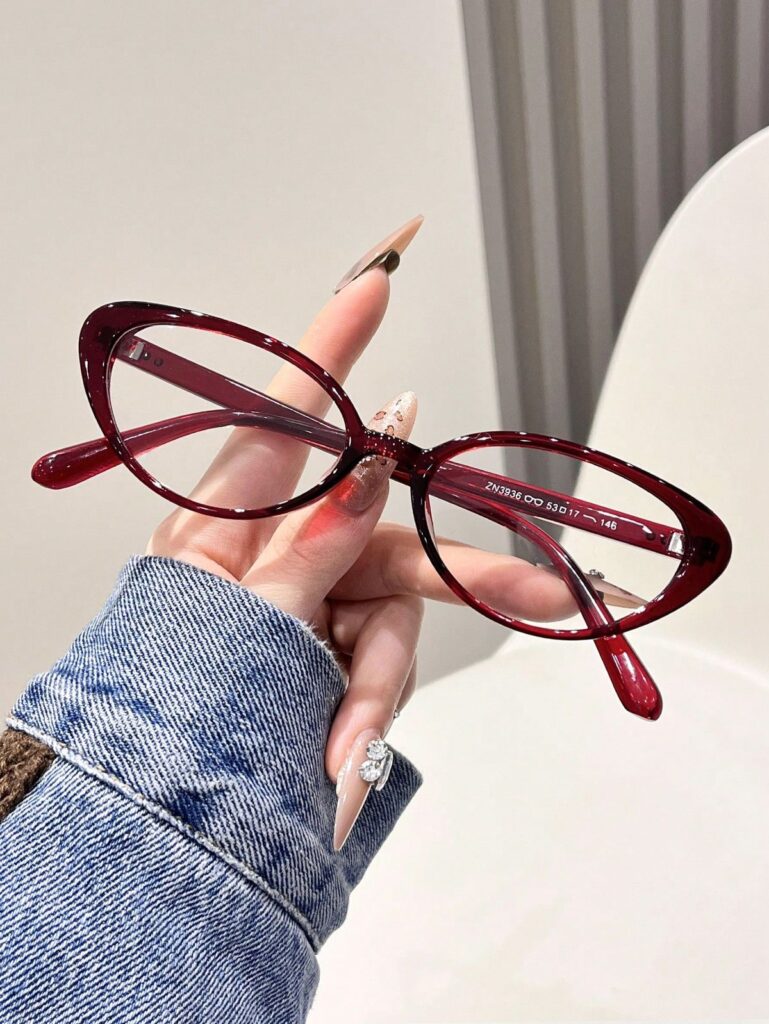 Kính mắt mèo