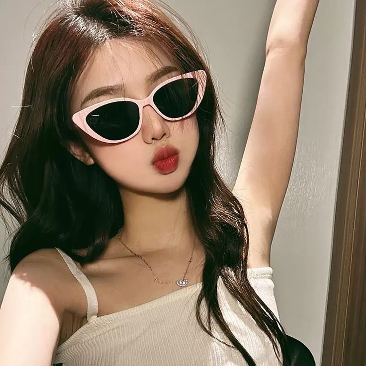 kính mắt mèo