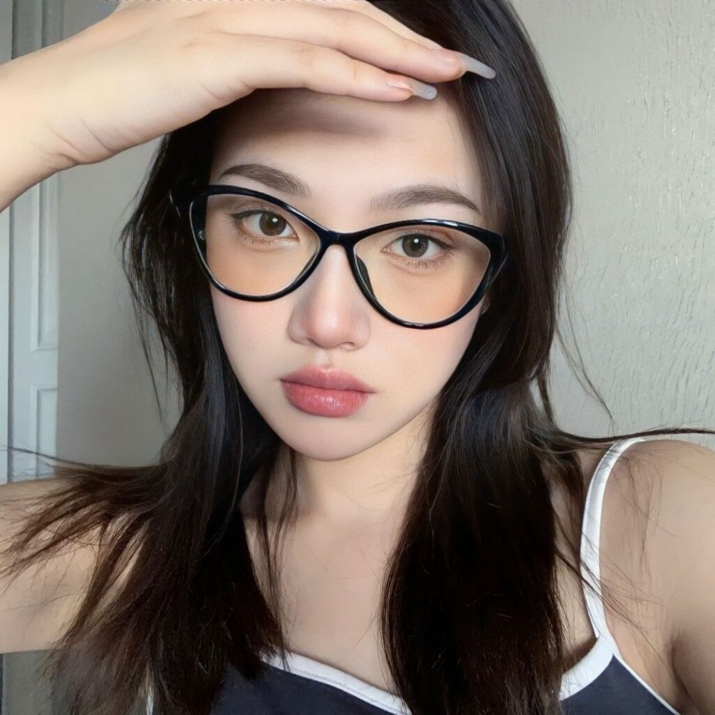 chọn kính mắt mèo theo màu sắc